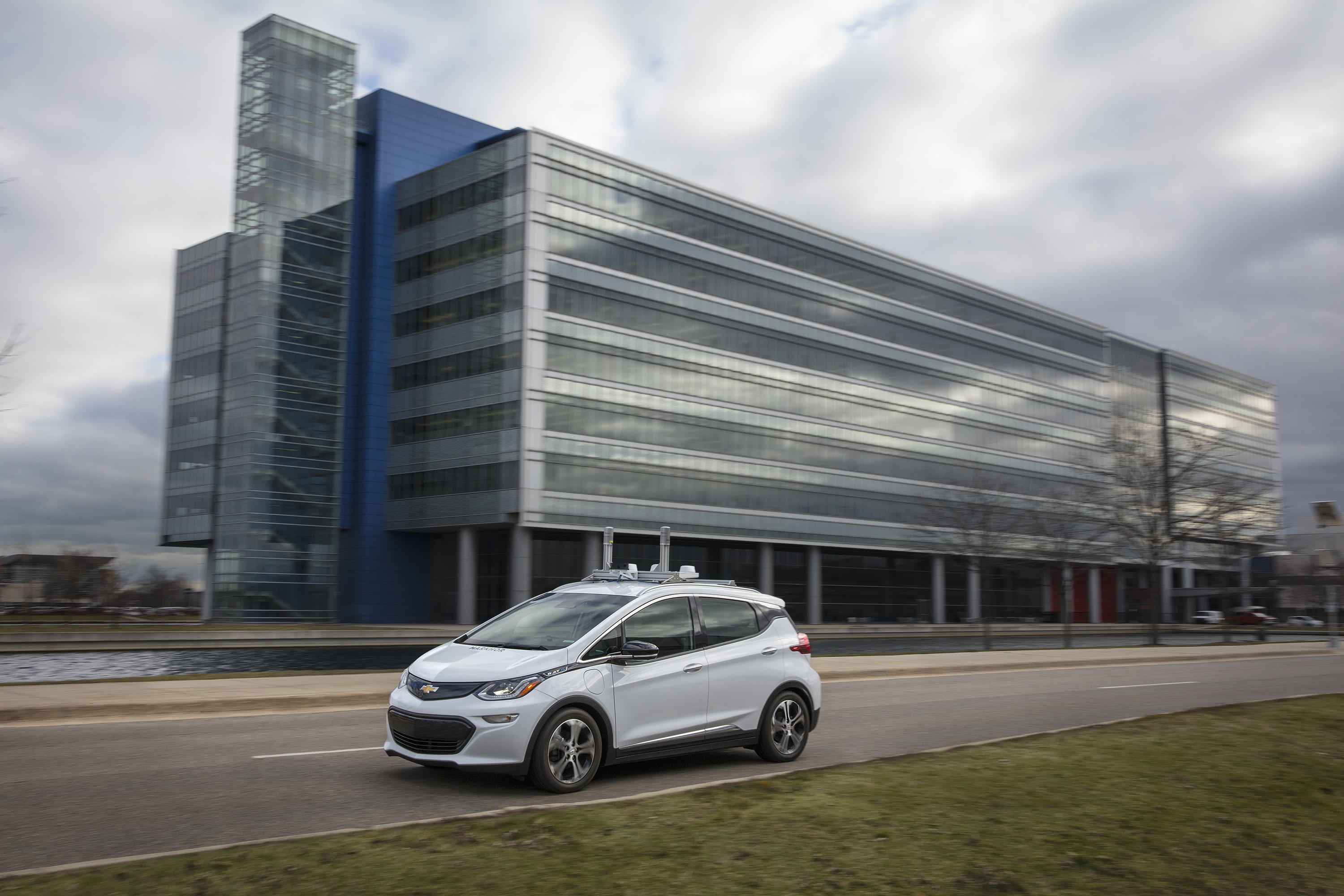 gm to start autonomous vehicle manufacturing and testing in michigan