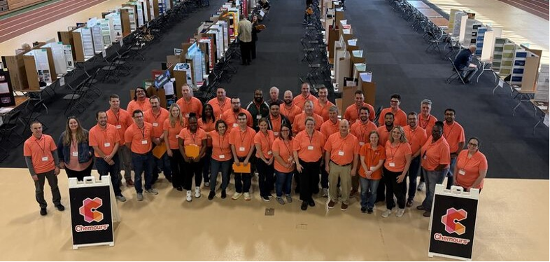 Group photo of Chemours volunteers