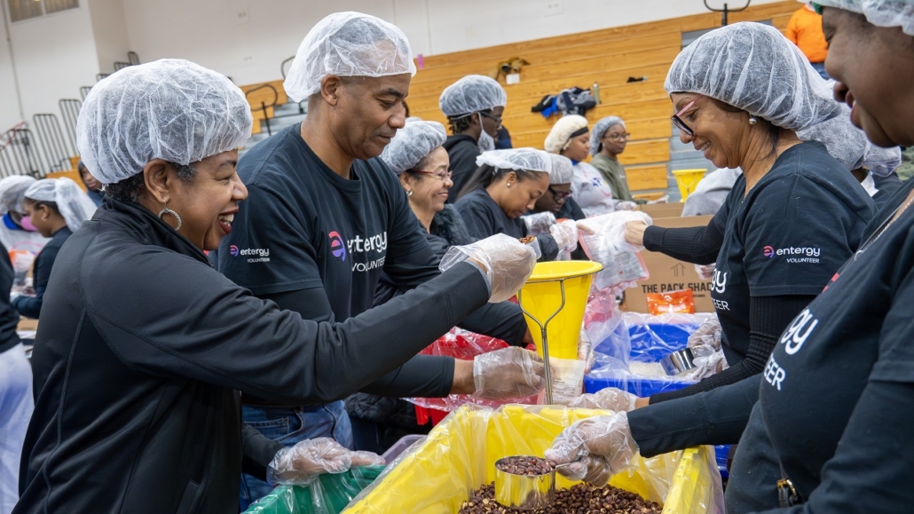 Volunteers handling food