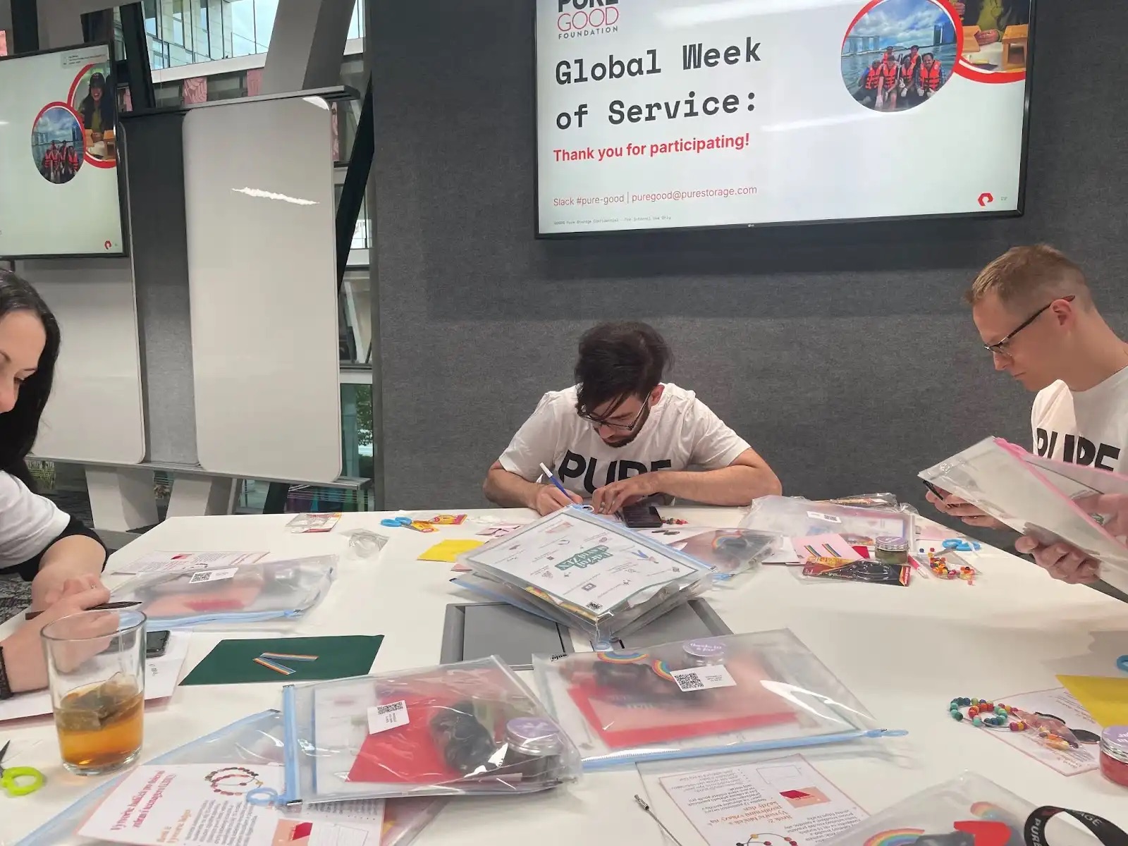 volunteers working together