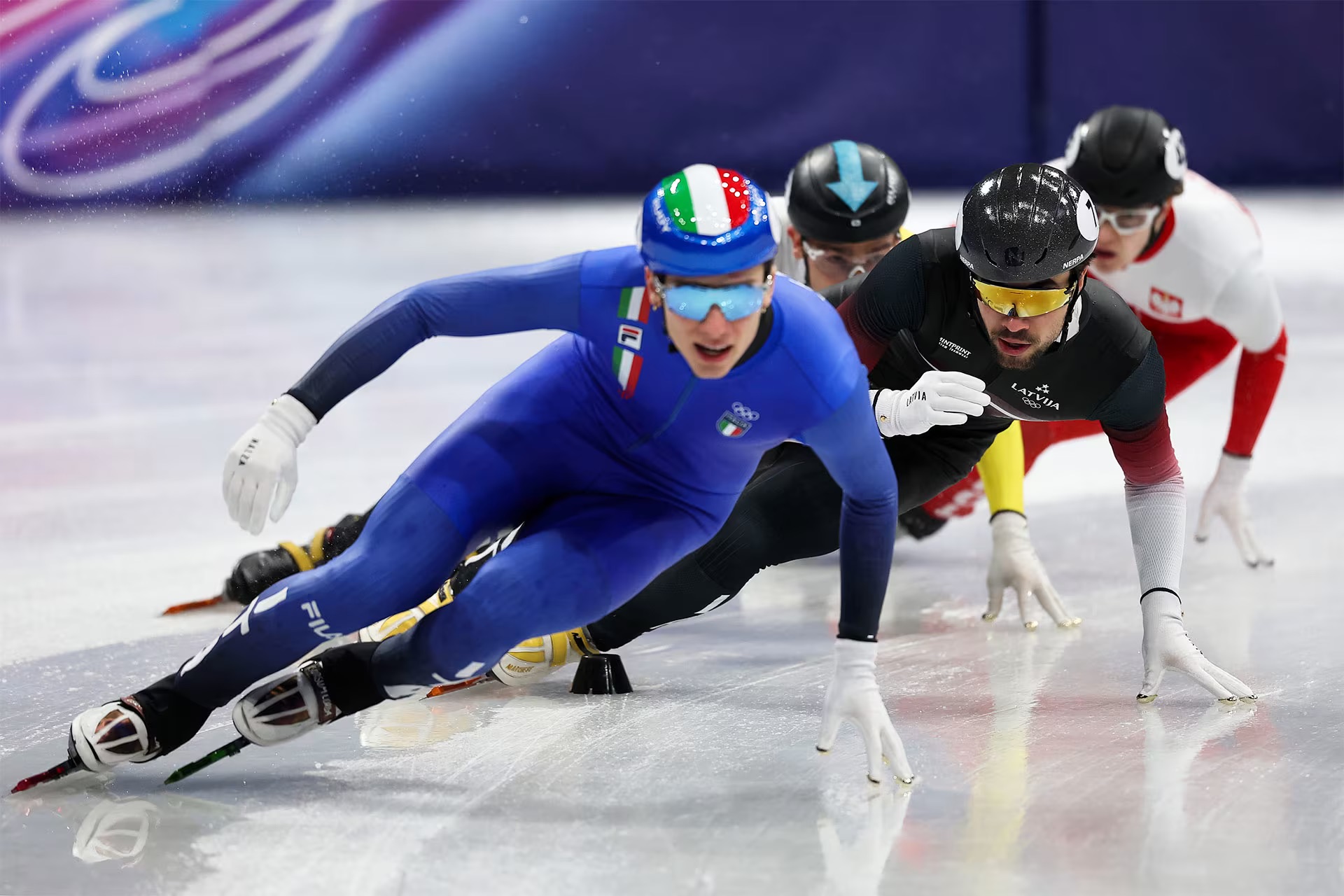 speed skaters