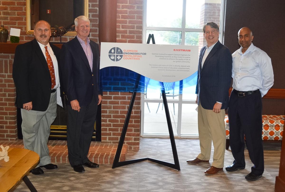 Eastman and CEDC leadership representatives commemorate the launch of the organizations’ partnership at Clemson University on June 22. Left to right: David Vaughn, Glenn Department of Civil Engineering; Ron Lindsay, Eastman Chief Operating Officer; David Golden, SVP, Chief Legal & Sustainability Officer, & Corporate Secretary; Dr. Jimmy Martin, Chair, Glenn Department of Civil Engineering