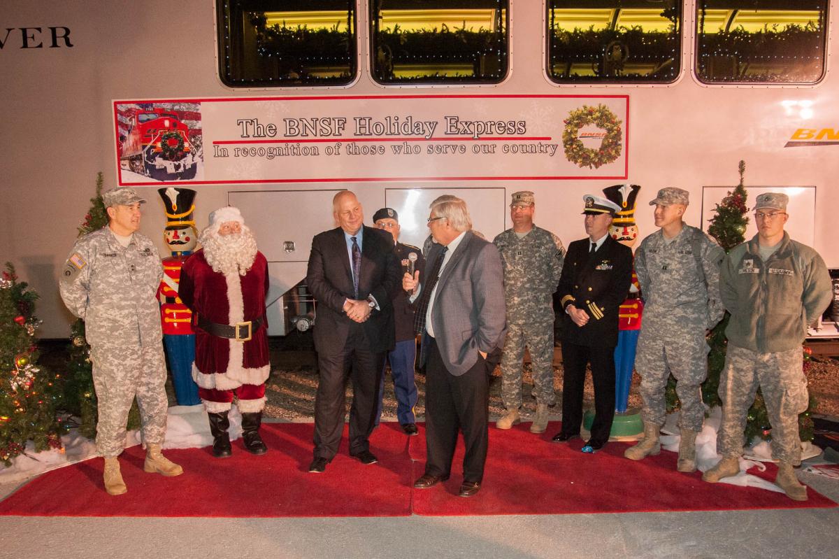 Annual BNSF Holiday Express Pays Tribute to Military Families in Southeast