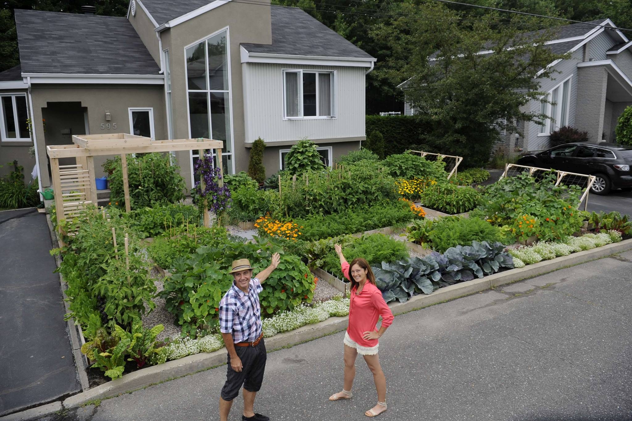 City ordinances or zoning often forbid using your front yard for vegetable gardening. But in townships across the country, as Sustainable City Network points out, citizens are winning legal battles for front yard gardens when they fight for the right - See more at: http://www.greenbuildermedia.com/blog/front-yard-gardens-fighting-city-hall-pays-off#sthash.EW4tyIoP.dpuf